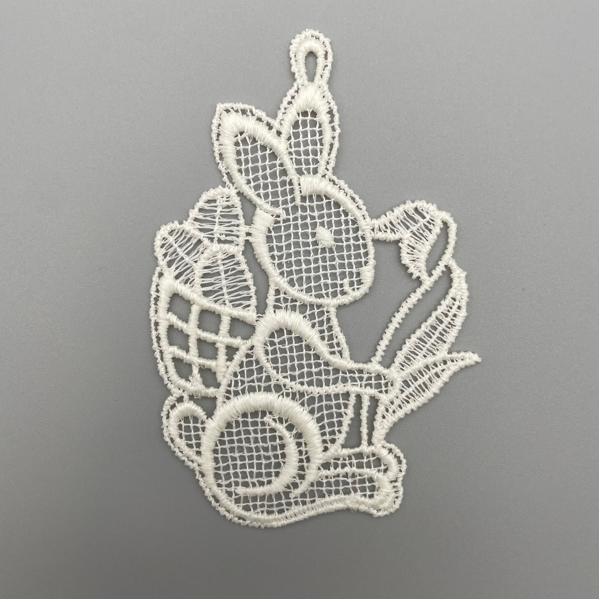 Plauener Spitze Fensterbild Ostern Osterhase mit Blume von Wimpelberg