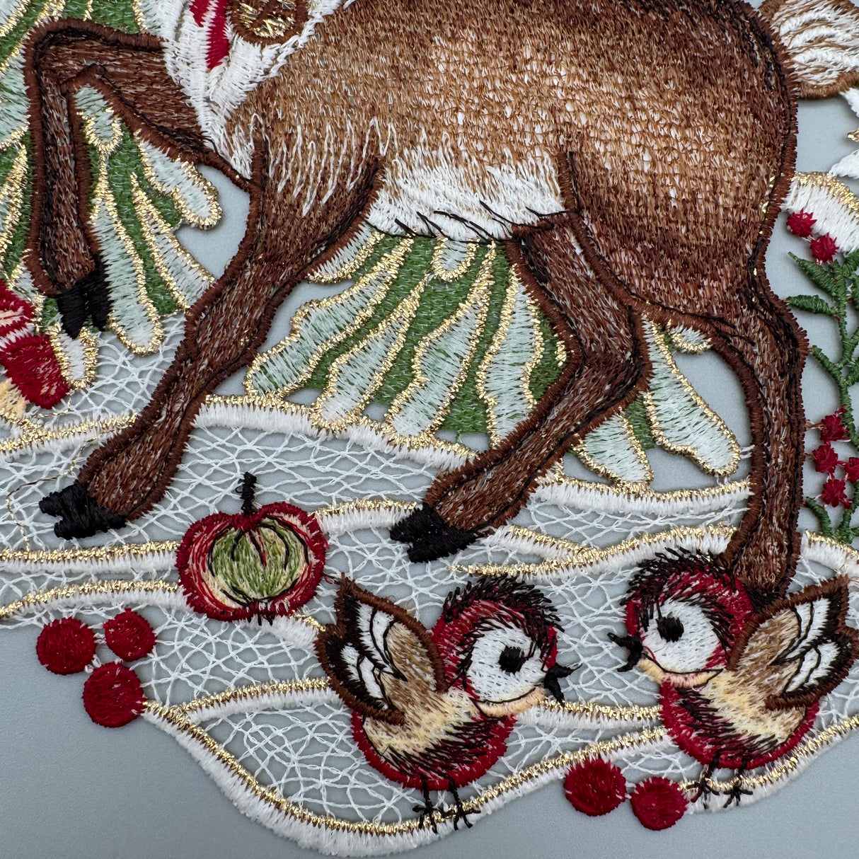 Fensterbild "Rentier" – Plauener Spitze | Wintermotiv Fensterdeko von Wimpelberg