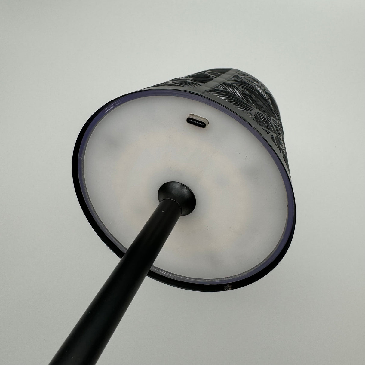 LED Outdoor-Lampe 11x38cm Schwarz: Dimmbar, Touch Sensor, Aufladekabel von Wimpelberg