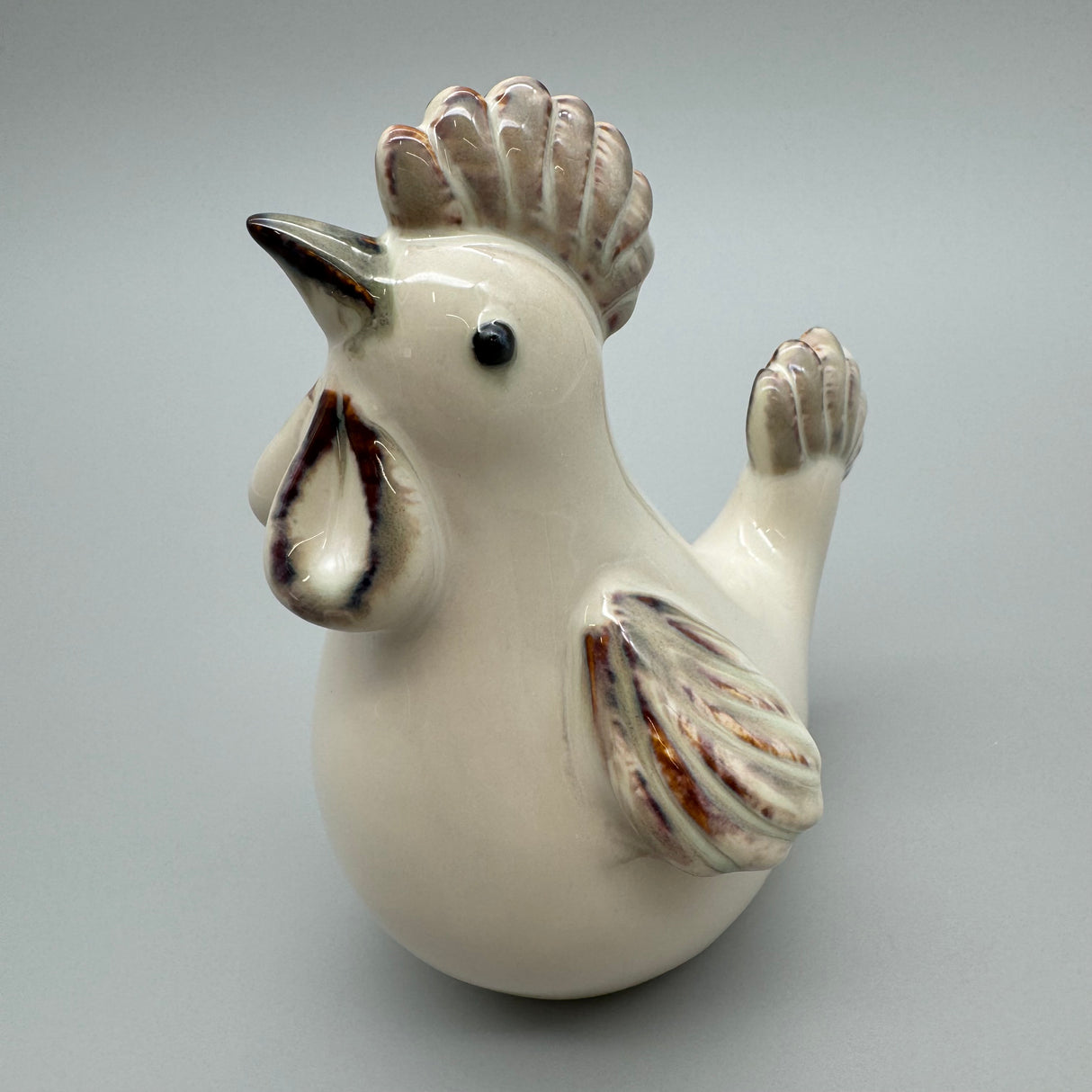 Charmant handbemalter Hahn: 14x15 cm, Keramik, glasierte Oberfläche, Creme-Grün von Wimpelberg