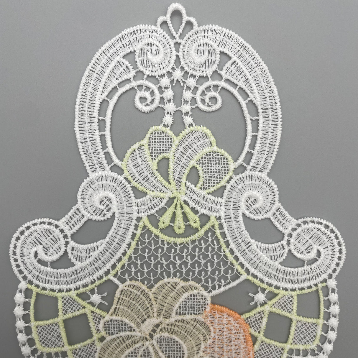 Plauener Spitze Fensterbild Ostern mit Ei von Wimpelberg