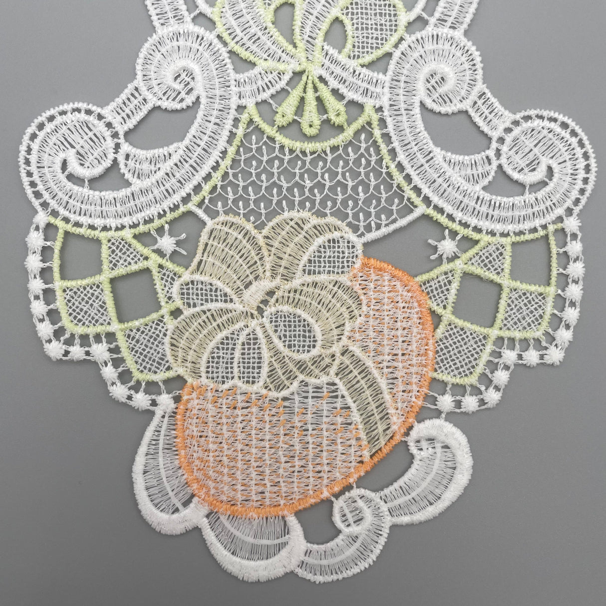 Plauener Spitze Fensterbild Ostern mit Ei von Wimpelberg