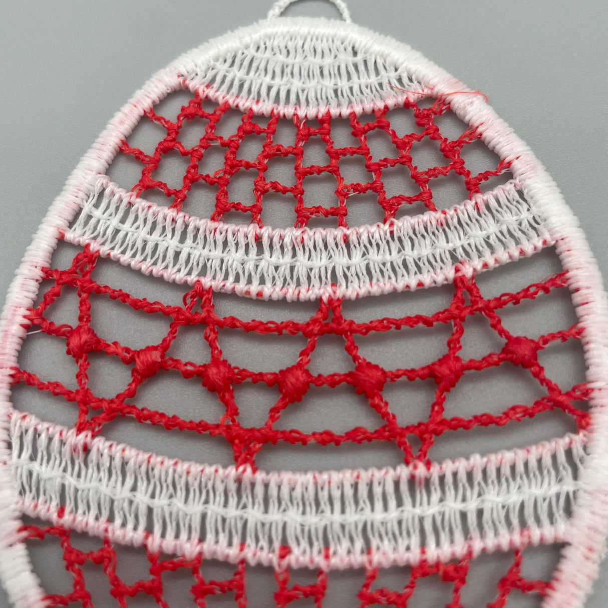 Plauener Spitze Fensterbild Ostern Osterei von Wimpelberg