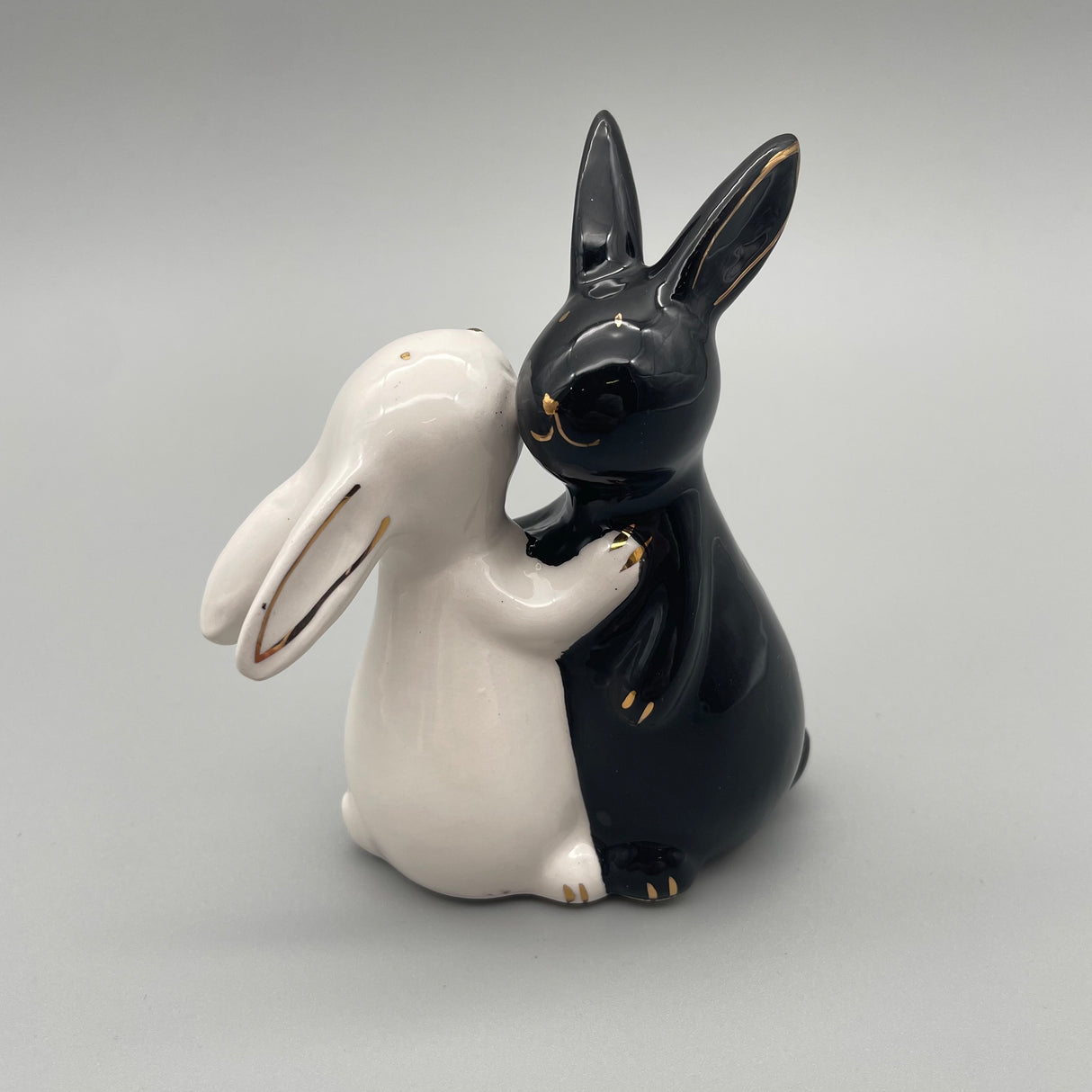 Formano Osterhasenpaar umarmend klein | Deko Osterhase Hasen schauen in unterschiedliche Richtung von Wimpelberg