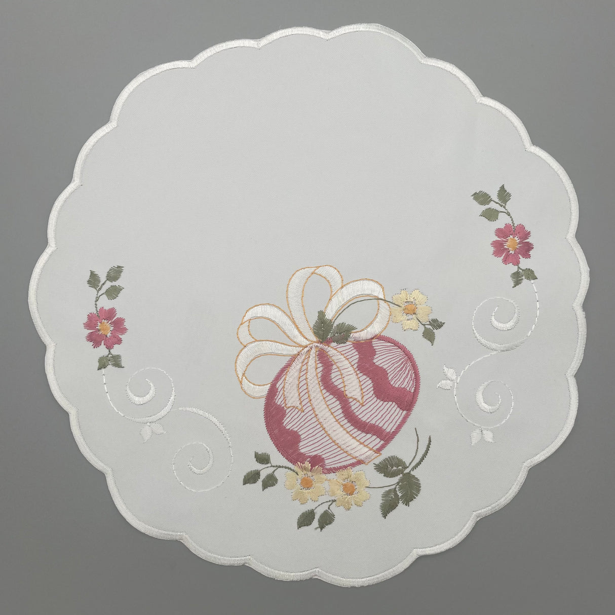 Osterdecke rund Osterei als Tischdeko von Wimpelberg