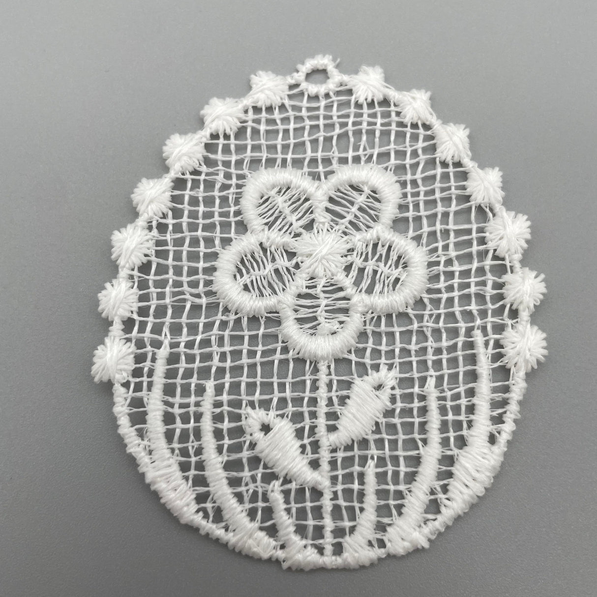 Plauener Spitze Fensterbild Ostern Blume von Wimpelberg