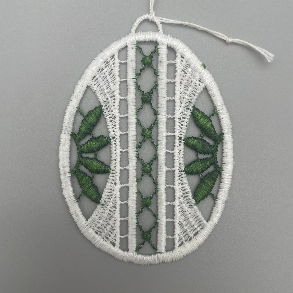 Plauener Spitze Fensterbild Ostern Osterei von Wimpelberg