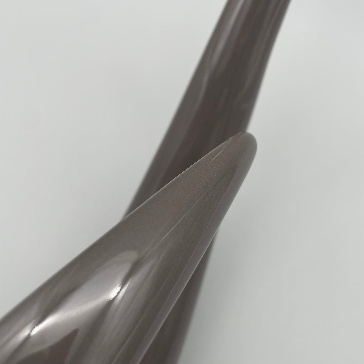 Design Vase mit silberner Kugel von Wimpelberg