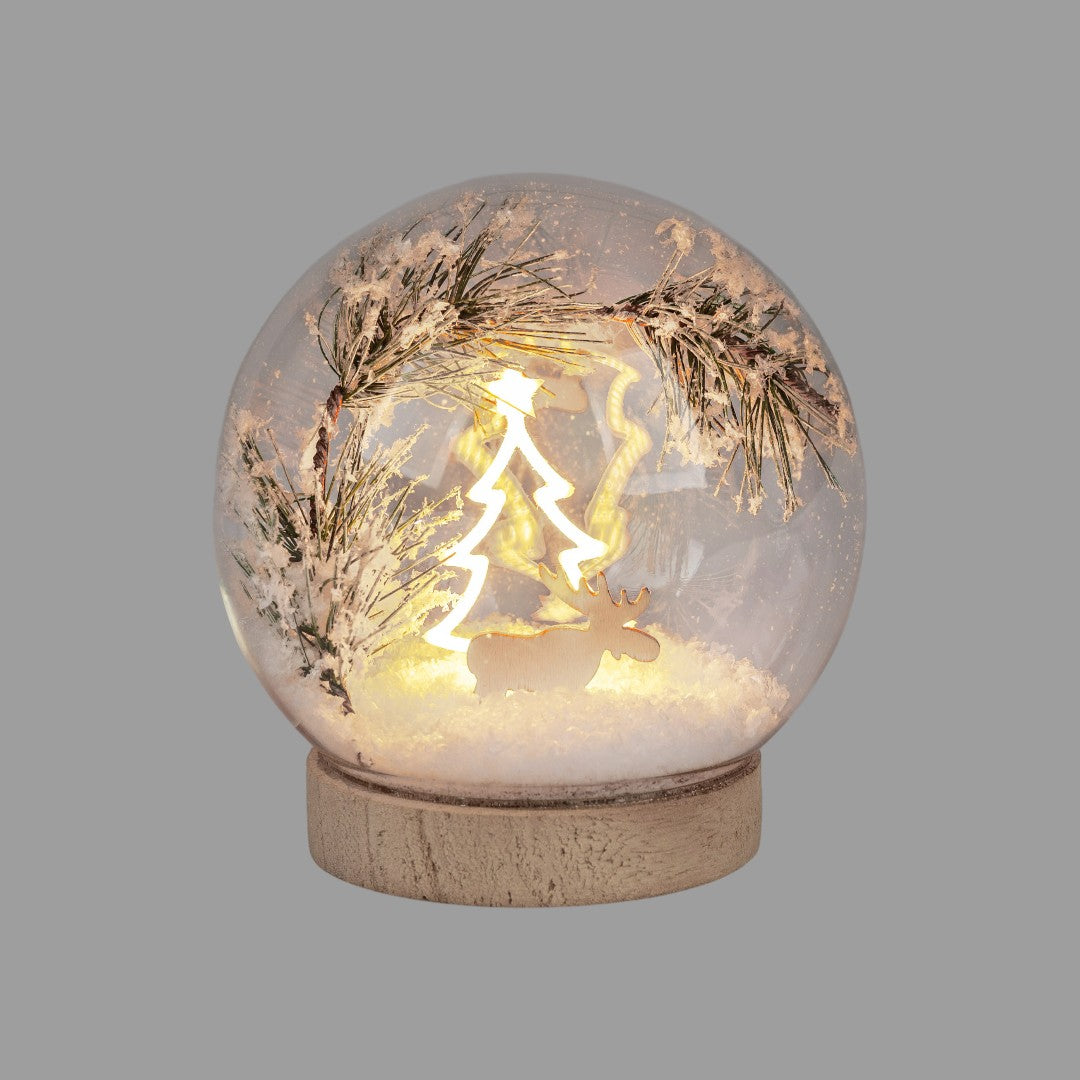 Formano LED-Kugellampe „TANNE mit Elch“ – 13 cm, Glas mit Timer
