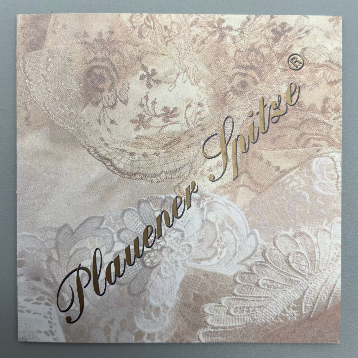 Tischläufer Plauener Spitze oval Satin 26x70cm Blumen | Läufer von Wimpelberg