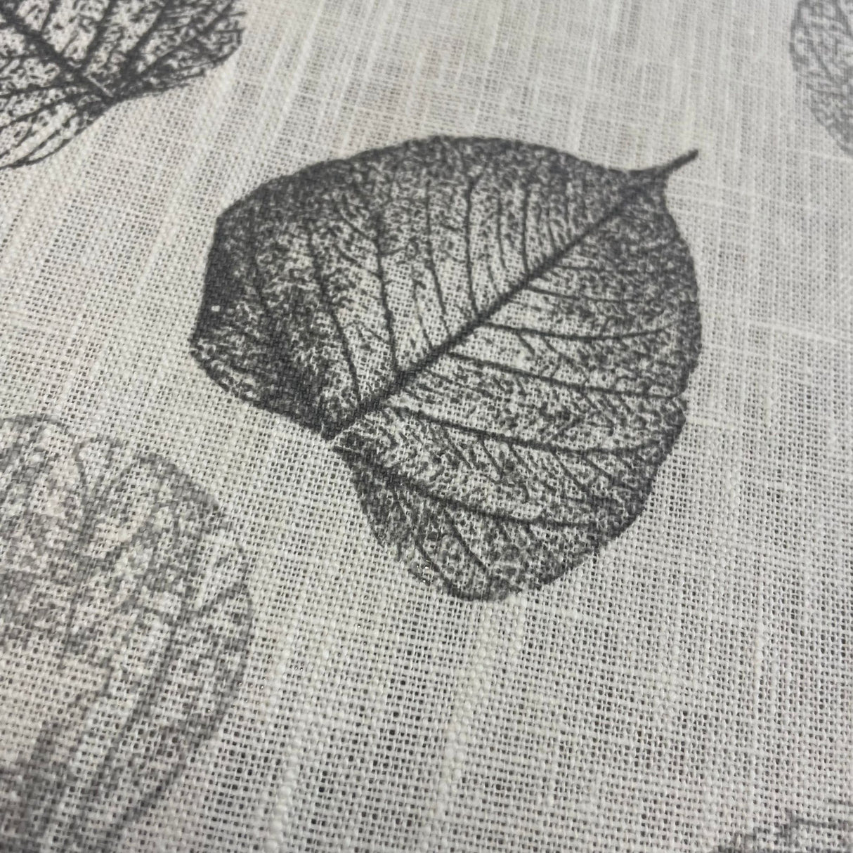 Decke 85x85cm Tilia | Tischdecke Blätter | Tischdeko von Wimpelberg