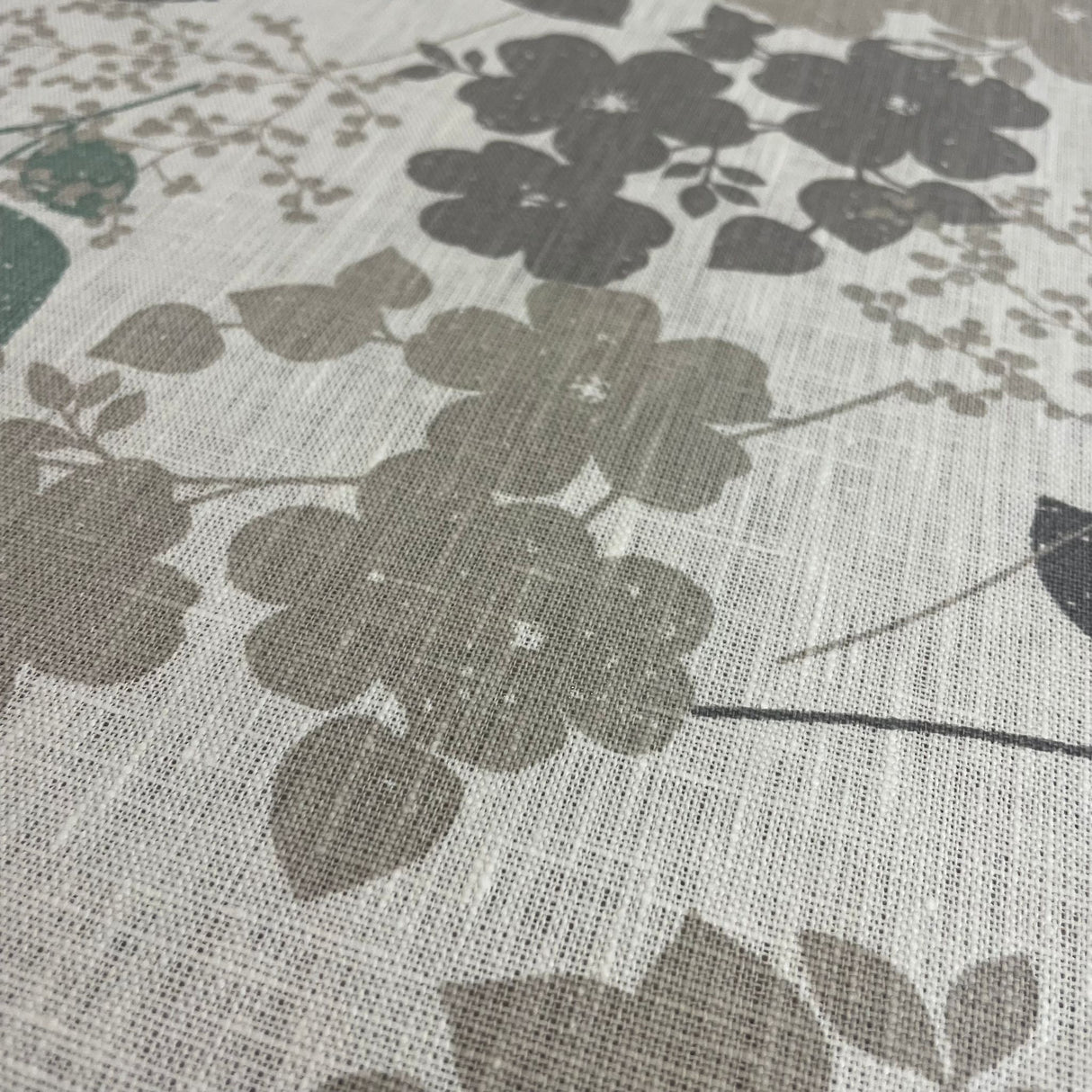 Decke 85x85cm Haze | Tischdecke Blumenmotiv | Frühlingsdecke Sommerdecke von Wimpelberg