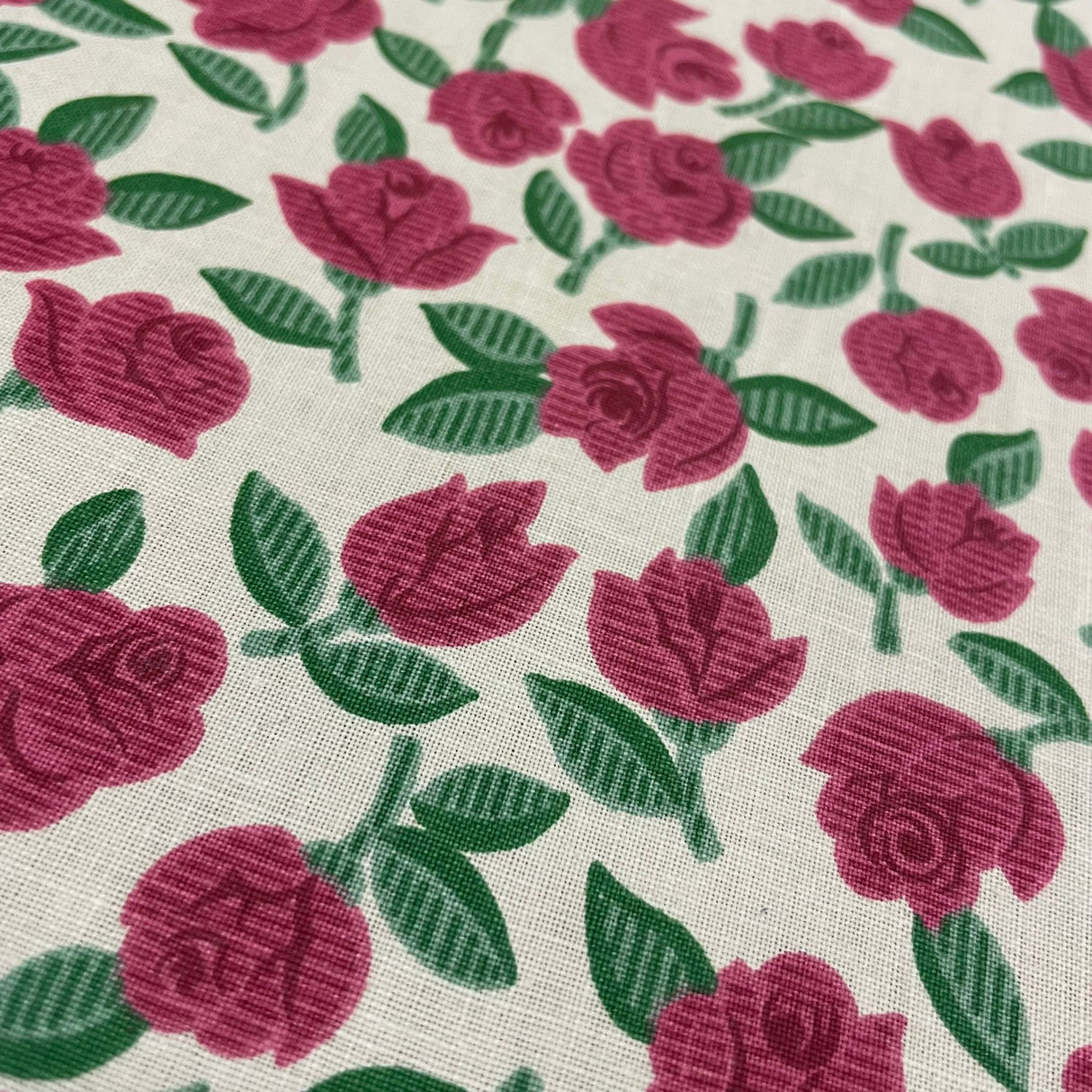 Decke "Rote Rosen" 90x90cm | Sommer Decke Rose von Wimpelberg