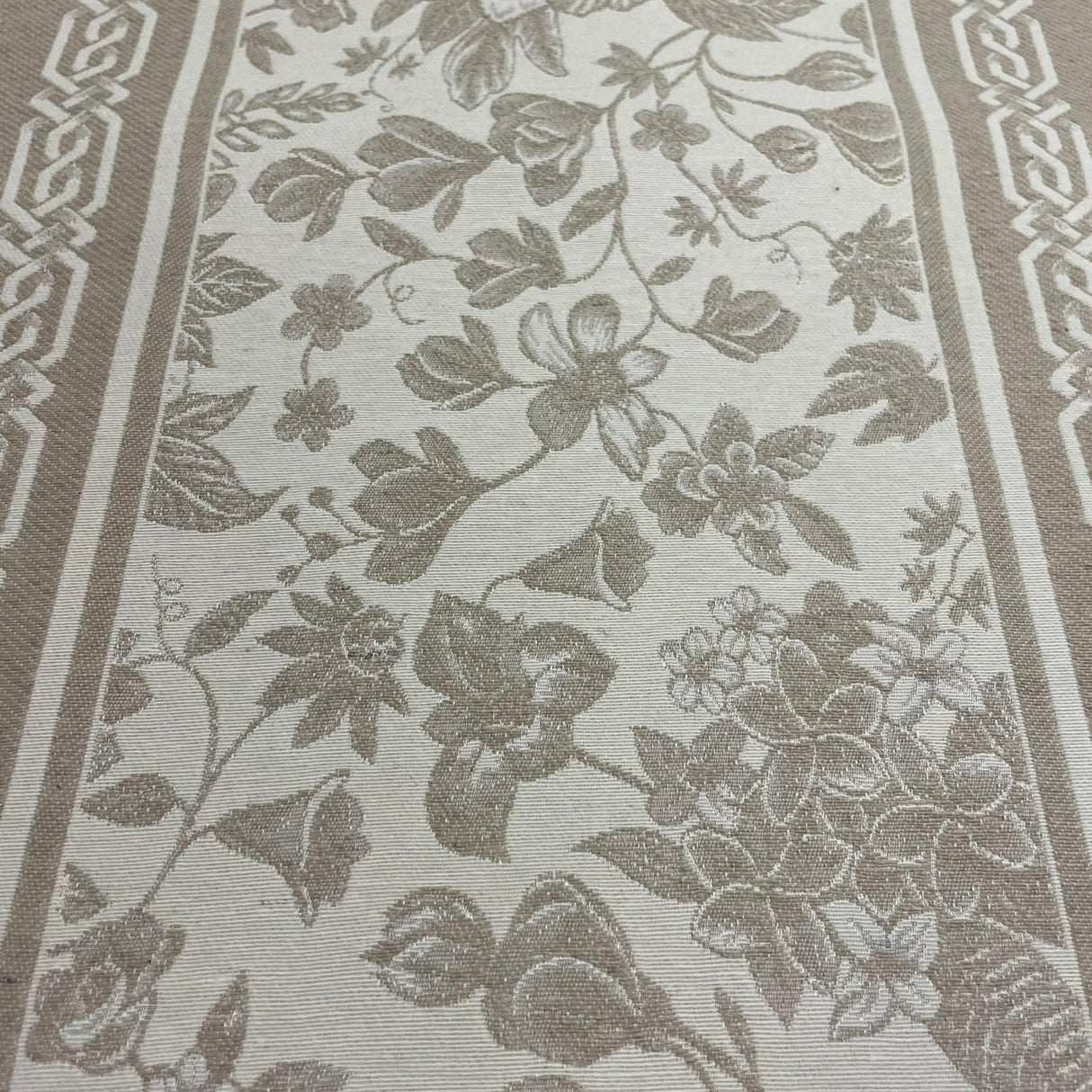 Läufer Gobelin "jara beige" 40x100cm, 45x140cm mit schmalem Saum | Tischläufer von Wimpelberg