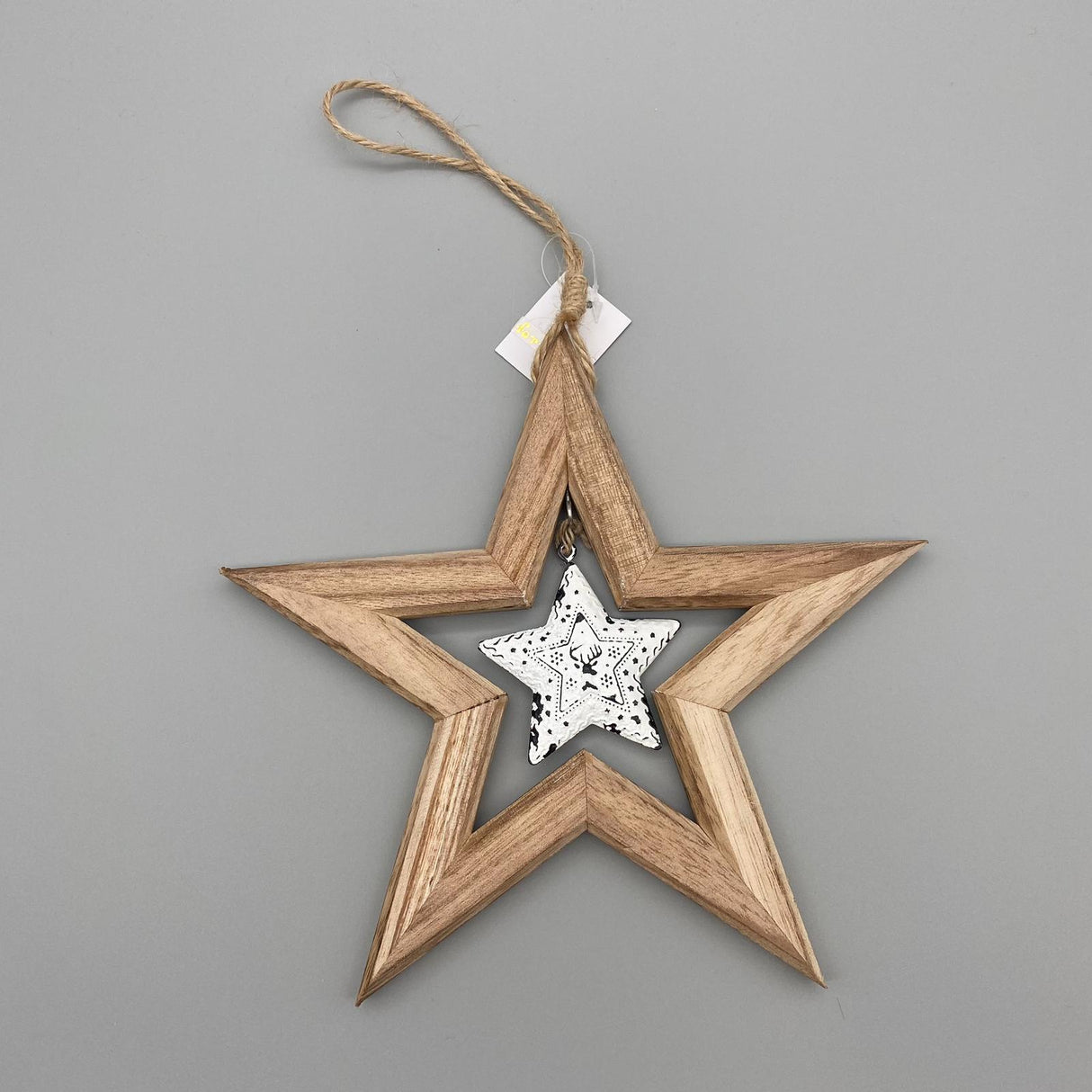 Hänger Stern Natur + Weiß – 24 cm aus Holz mit Metall-Stern | Winter Hänge Deko Braun von Wimpelberg