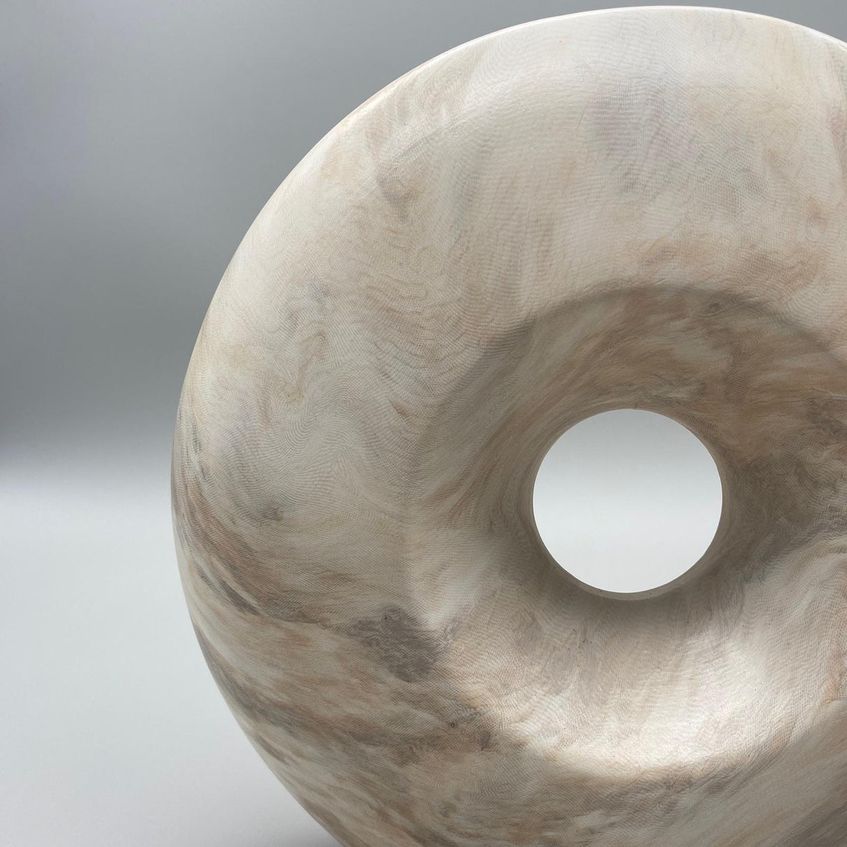 Runde Vase mit Loch 26 cm – Keramik mit matter, creme-braun | Deko Vase modern von Wimpelberg