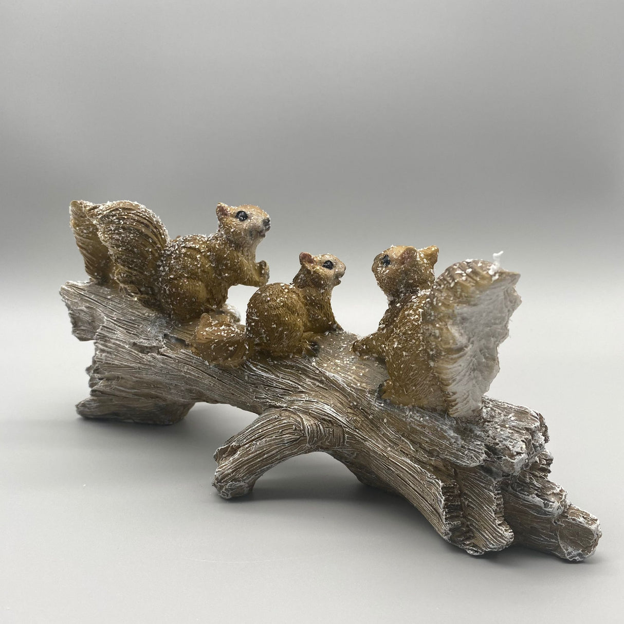 Gruppe Eichhörnchen auf Baumstumpf 30cm aus Kunststein von Wimpelberg