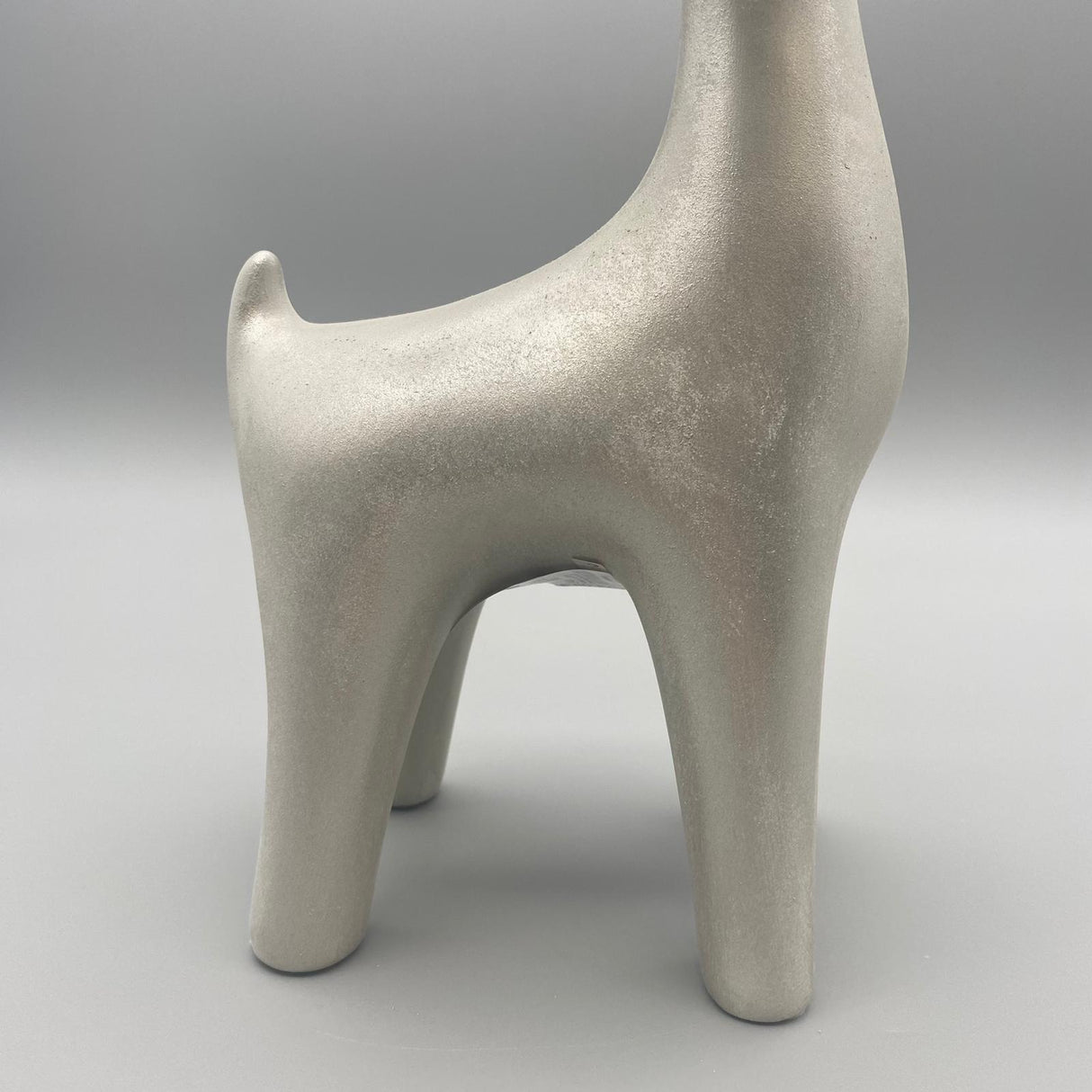 Moderner Deko Hirsch aus Keramik | Dekofigur Winter | Winterdekoration von Wimpelberg