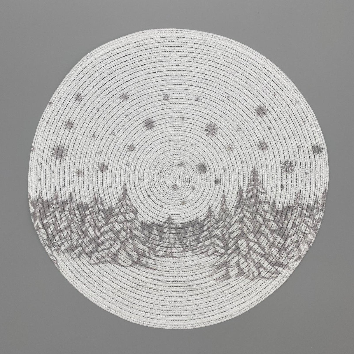 Tischset Tanne Silber und Winterliches – 38 cm | Winter Deckchen silber von Wimpelberg