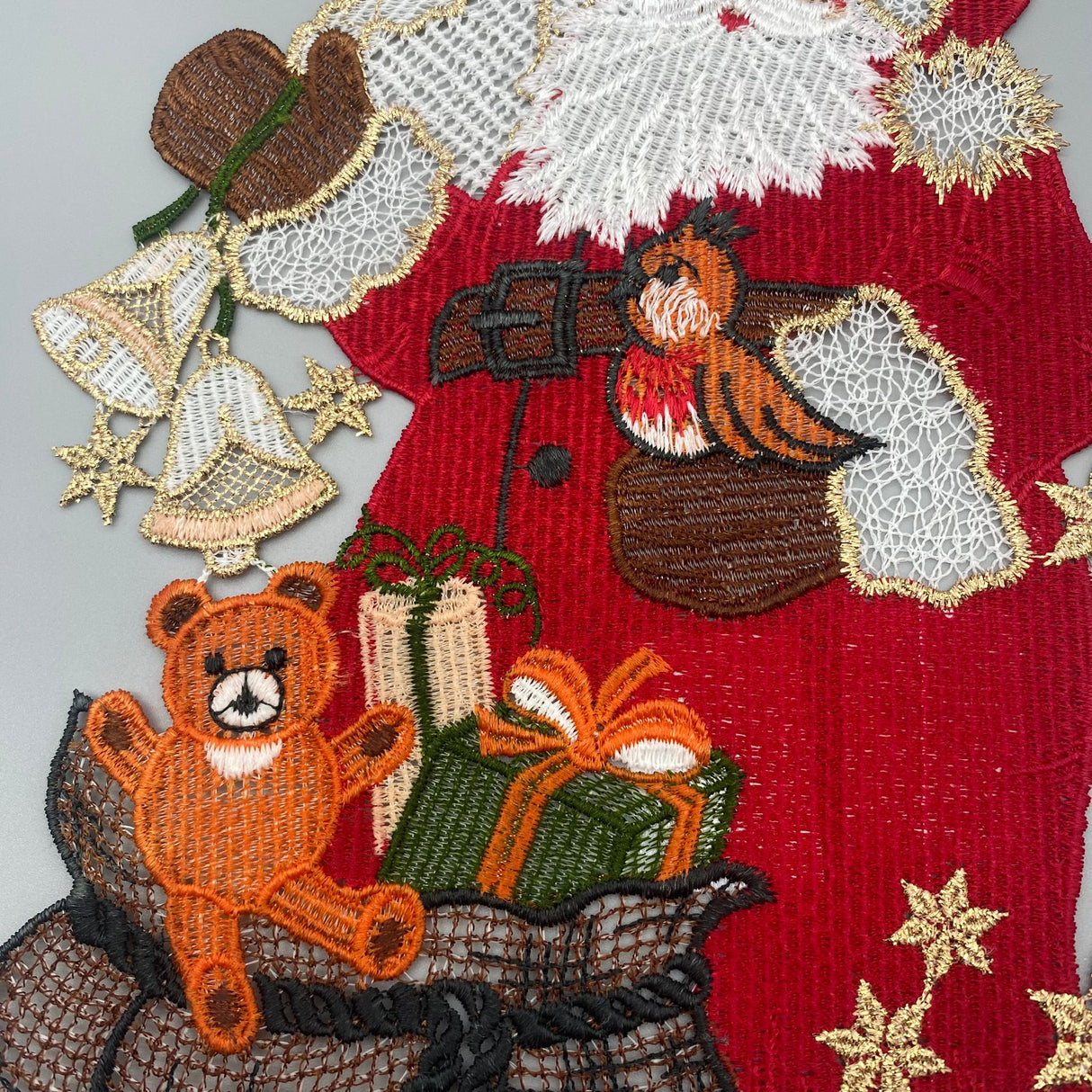 Fensterbild "Santa Claus" – Plauener Spitze | Fensterdeko Weihnachten von Wimpelberg