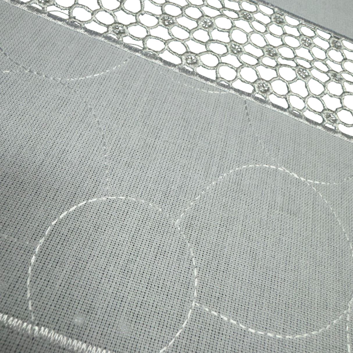 Plauener Spitze Tischdecke 85x85 cm – Elegante Wollweiß-Farbe von Wimpelberg