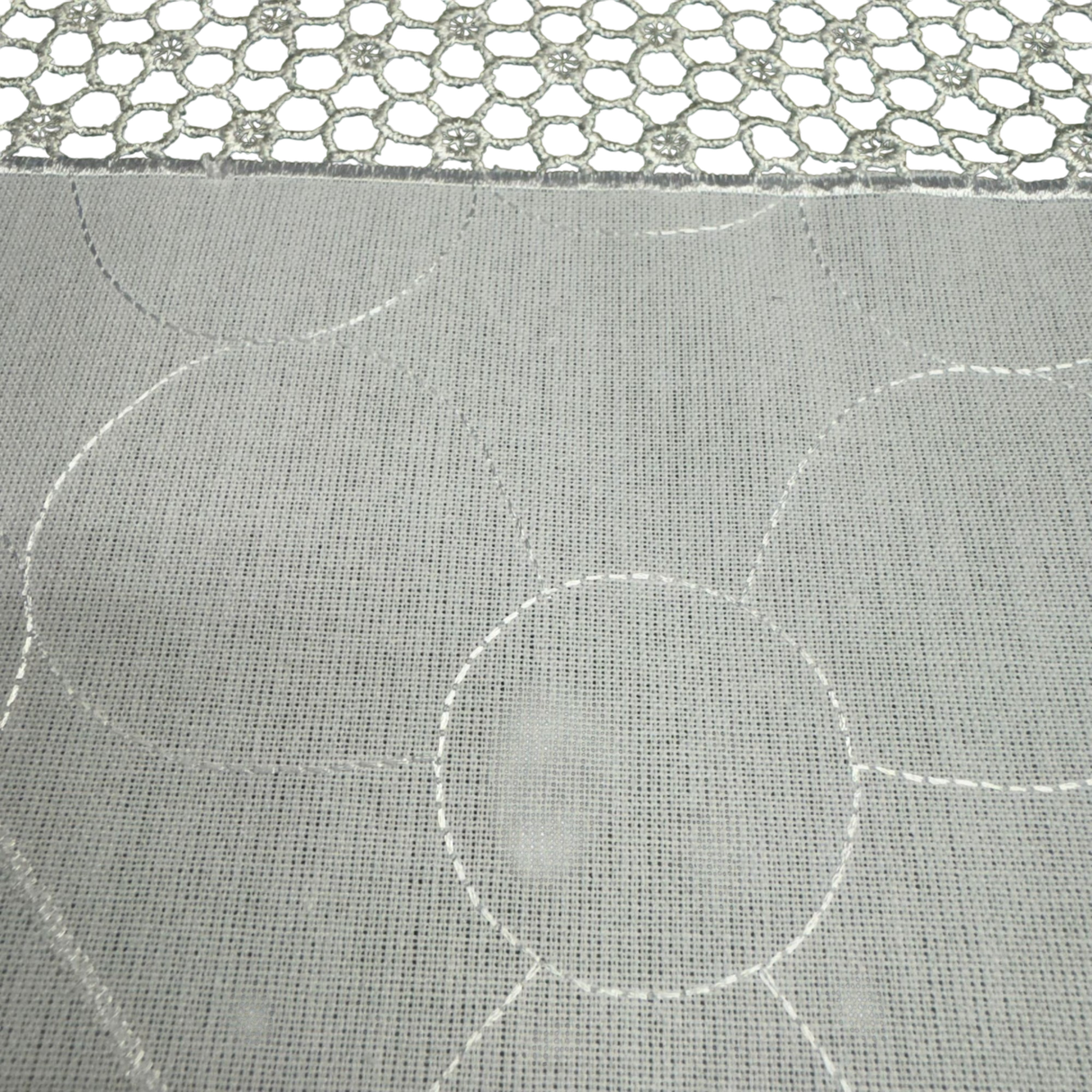 Tischläufer Plauener Spitze Wollweiß – Plauener Spitze | Ganzjahres Deko von Wimpelberg