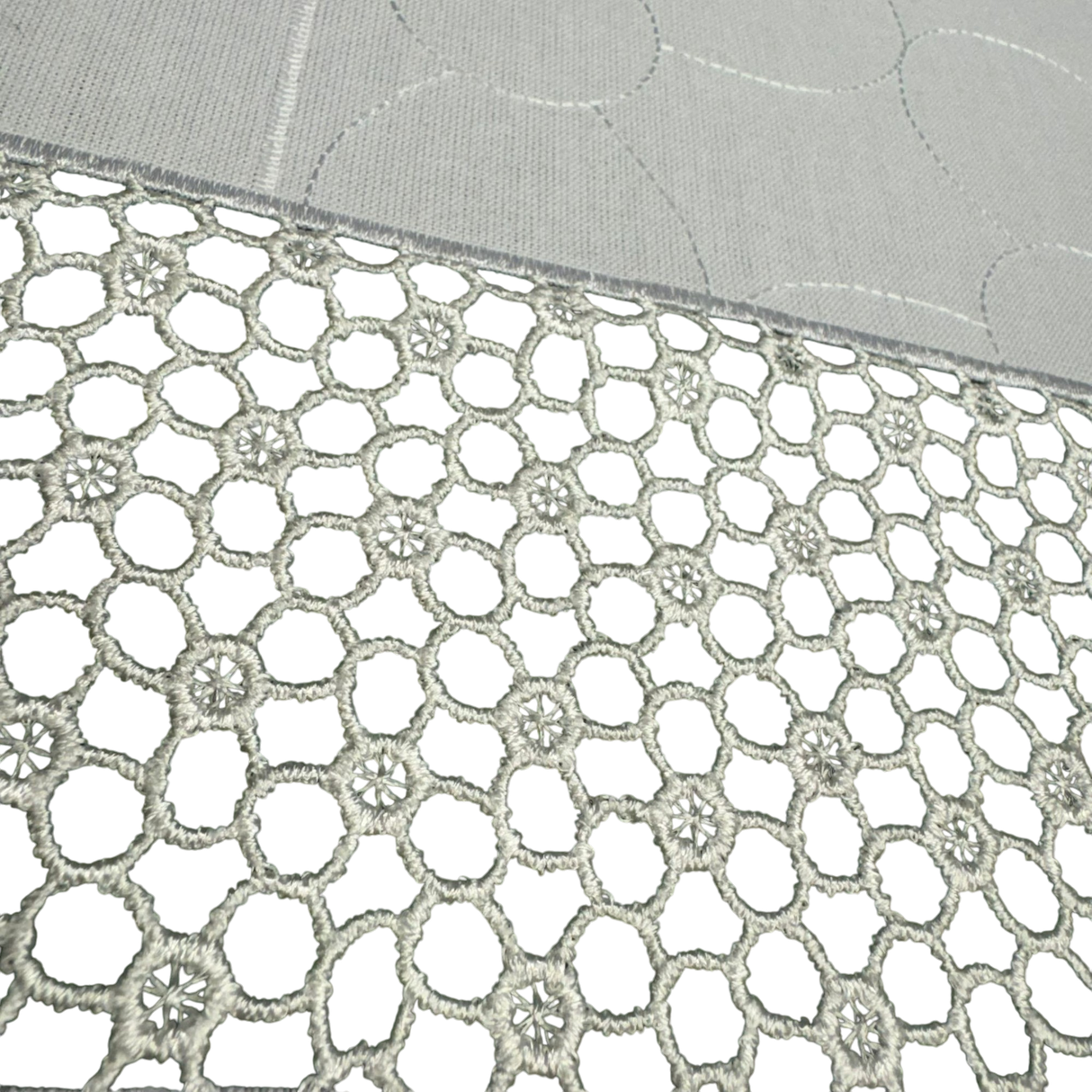 Tischläufer Plauener Spitze Wollweiß – Plauener Spitze | Ganzjahres Deko von Wimpelberg