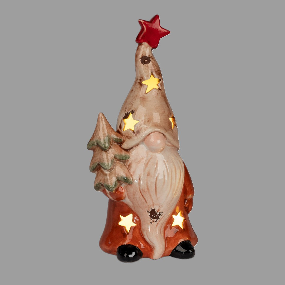 LED-Dekofigur „Wichtel WINTERZEIT mit Tanne“ – 22 cm, handbemalt | Formano