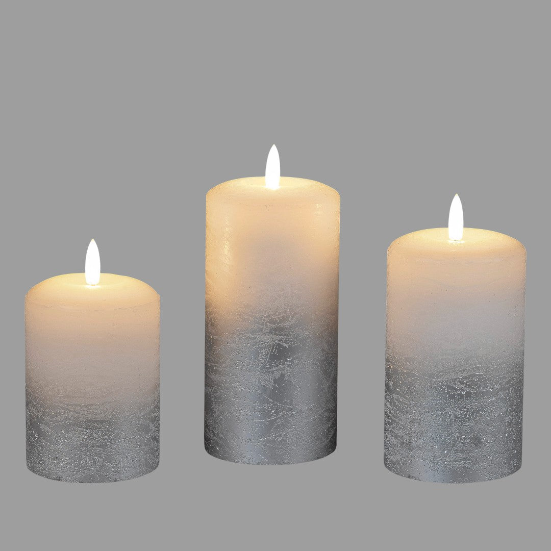 Formano LED-Stumpenkerzen Deko „KLASSIK“ – Weiß/Silber, 2er Set