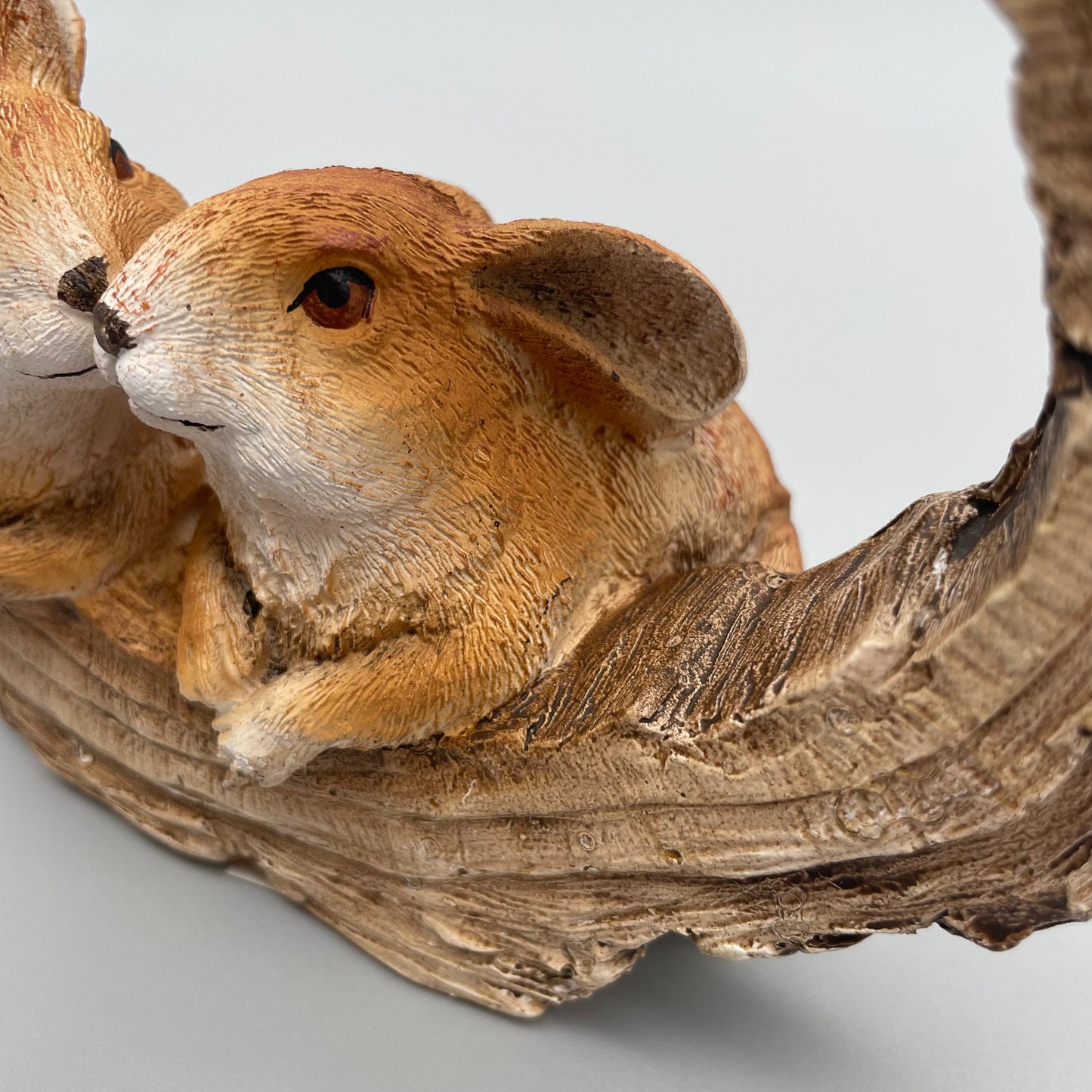 Dekoobjekt Ostern Hase im Holzring | Deko für Ostern   von Wimpelberg