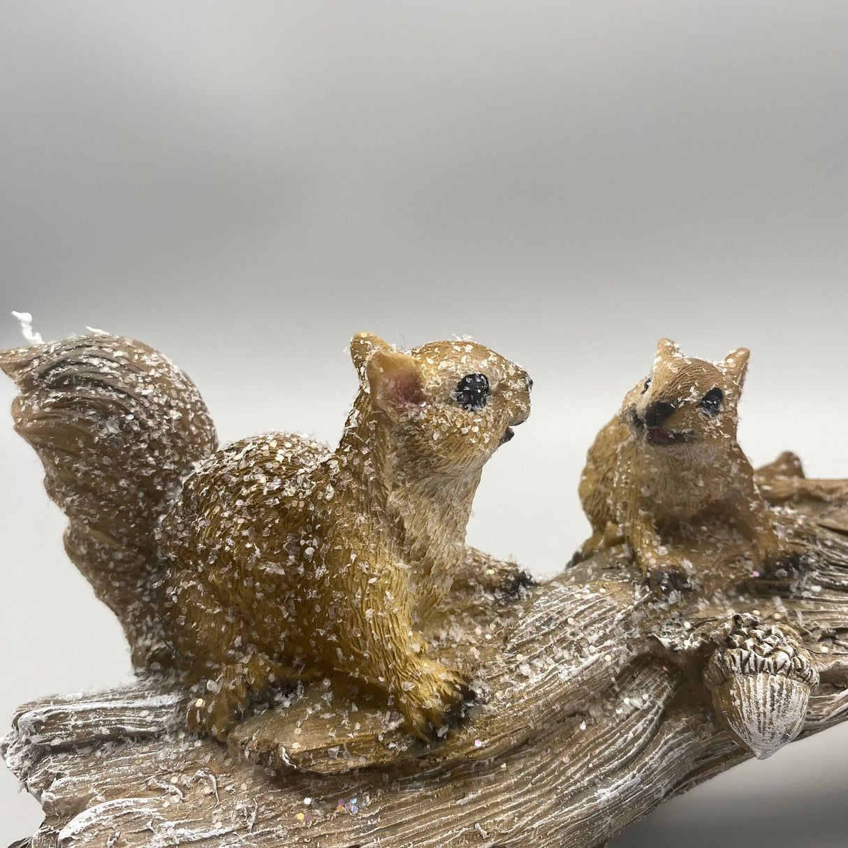 Gruppe Eichhörnchen auf Baumstumpf 30cm aus Kunststein   von Wimpelberg